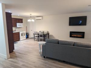 Springhouse Seaside Retreat 2-Bedroom on the Bay