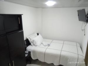 Habitación baño privado garaje moto, Manizales