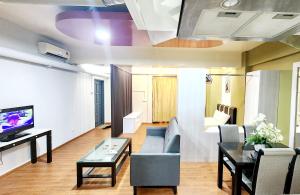 Holiday Hostel KLCC