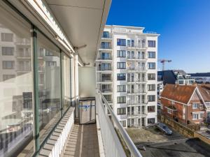 Modern, renovated studio with open views