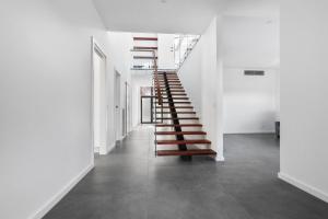 The Lake House & Apartment