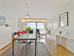 Flat in Blankenberge with Marina Views