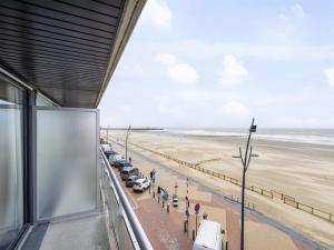 Studio in Blankenberge with Stunning Sea View