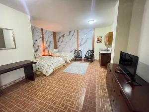 Habitación full equipada a solo 10 minutos del aropuerto Panamá pasifico a 5 minutos de playa 20 minutos de la ciudad y centros comerciales y turísticos ofrecemos transporte