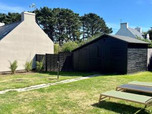 Maisons de vacances Charmante maison proche plage a Groix, 2 chambres - FR-1-813-3 : photos des chambres