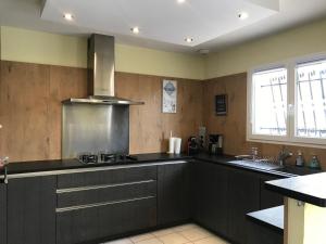 Villas Villa climatisee avec piscine privee, 3 ch, jardin, parking et WIFI a Elne - FR-1-776-113 : photos des chambres
