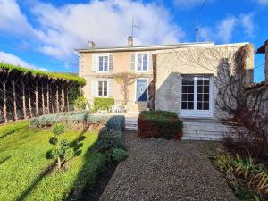 Maisons de vacances Charmant gite pres de Toul avec parking prive et terrasse - FR-1-584-361 : photos des chambres