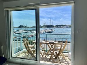 Appartements Etel - Appart 42m² - 2 pieces, Wifi, Parking, a 450m du centre et 750m des plages - FR-1-479-196 : photos des chambres