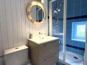 Maisons de vacances Maison spacieuse avec jardin au coeur de Lomener - FR-1-813-7 : Maison de Vacances