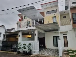 Homestay Estetis di Malang View Pegunungan - Blimbing