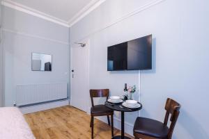 Victoria Park Studio 5 - Self Contained, Free Parking, Town Centre Gem, Free DisneyPlus & Netflix