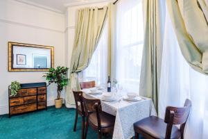 Victoria Park Studio 6 - Mins Walk To Train Station, Free Parking, Free Netflix, Prime & Disney