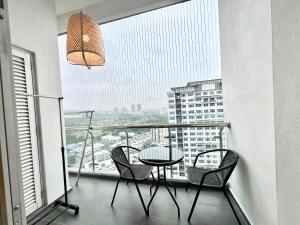SF 1-12Pax Puchong Sky Pod 3Room IOI Mall 8 Bed LRT