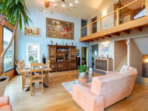 B&B / Chambres d'hotes Charmante chambre pour 2 avec sauna et velos a Vyans-le-Val - FR-1-583-277 : photos des chambres