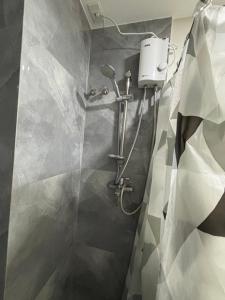 RRS Cabin, Primeworld District