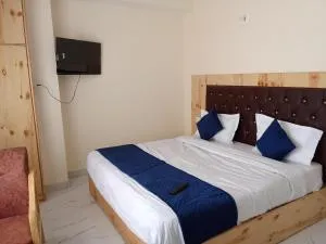 SkyWay HomeStay - Chhika