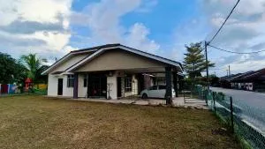 Teratak Anies Semi-D Bypass Homestay Kuantan - Kampong Songsang