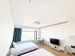 Incheon Airport Line Guesthouse