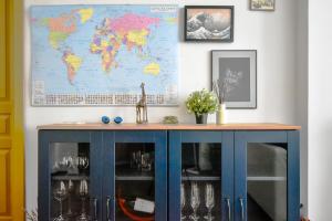 Large 2-BR Retreat, Walk to Sofias Top Spots