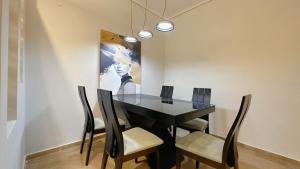 LiI的公寓离海1分钟 Ps5 macPC sony电视 舒适大床记忆床垫 游戏影视休闲公寓 酒店用品