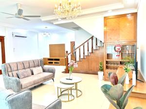 10Pax Spacious Semi-D&Nearby City Centre