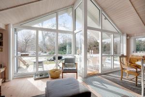 Newer Holiday Home In Green Surroundings