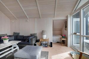 Newer Holiday Home In Green Surroundings