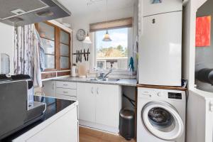 Bright Holiday Home Close To The Sea