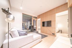 Frost Chalet Ski-in Ski-out by Aavalevi