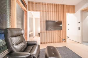 Frost Chalet Ski-in Ski-out by Aavalevi