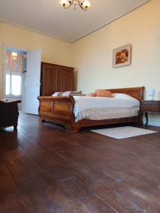 B&B / Chambres d'hotes Maison Vive La Vie : Chambre Double avec Balcon