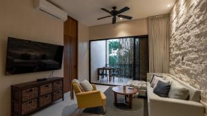 Sunset Serenity - Amply Private Terrace & Pool & Gym & Beach club access