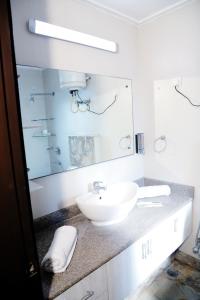 Fortune Home Service Apartment 3Bhk,J-171 Near Max Hospital