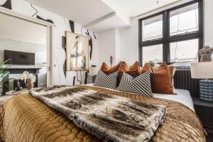 VAQUAY The Gilded Nook In Melbourne CBD