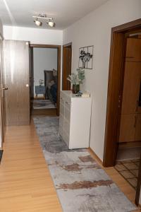 Willkommen im Taros Home - Deluxe Apartment, der Wohlfühl Oase mit Balkon, HiFi Music, Coffee, 3 Betten und Homeoffice Platz