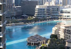 Stunning 2 BR Burj Khalifa Fountain Views