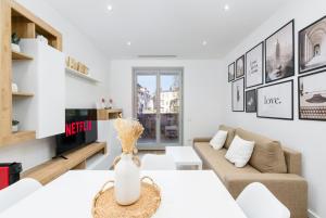 Appartamento moderno e accogliente a pochi minuti dal centro città - Free Parking