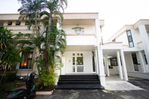 Spacious 4-Bedroom Oasis in the Heart of Sukhumvit