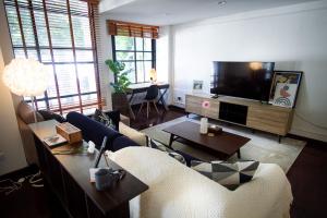 Spacious 4-Bedroom Oasis in the Heart of Sukhumvit