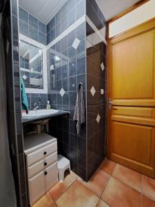 Sejours chez l'habitant T2 campagne Mitoyen : Chambre Deluxe (2 Adultes + 1 Enfant)