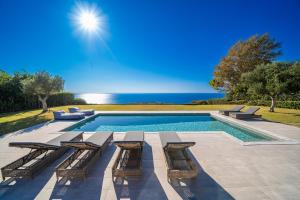 Grande Azzurro in Lakithra