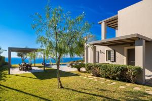 Grande Azzurro in Lakithra