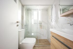 Ariston!Μικρο ρετιρέ στο Θησείο