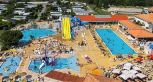 Maisons de vacances Mobile home 40m2 - 2 bathroom - Cc725 Les Charmettes 4 stars : photos des chambres
