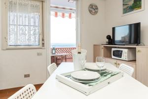 C22 Beachfront Villa - SPA BATH, POOL, PRIVATE BEACH, PARKING FREE