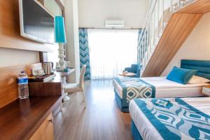 Dream World Resort & Spa