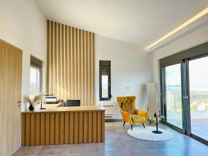 Villa Eleni, Vamos Sea & Mountain View with Pool