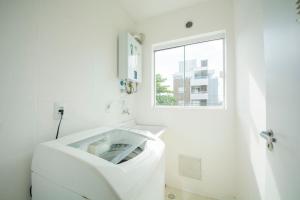 Apto Confortável Próx. a Praia do Campeche UR8917