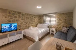 Nostos - 卡斯特拉基翁 Nostos - 卡斯特拉基翁