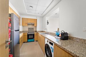 2BR plus Maid Bellevue Tower 1, Burj Khalifa View